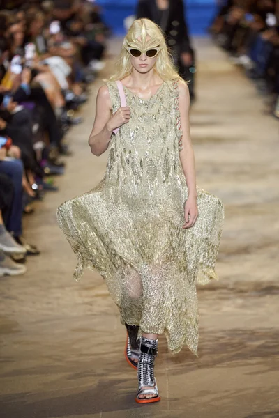Look 2